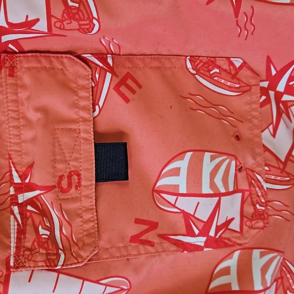 Vineyard vines mens lined swim trunks, size large. - Picture 11 of 12